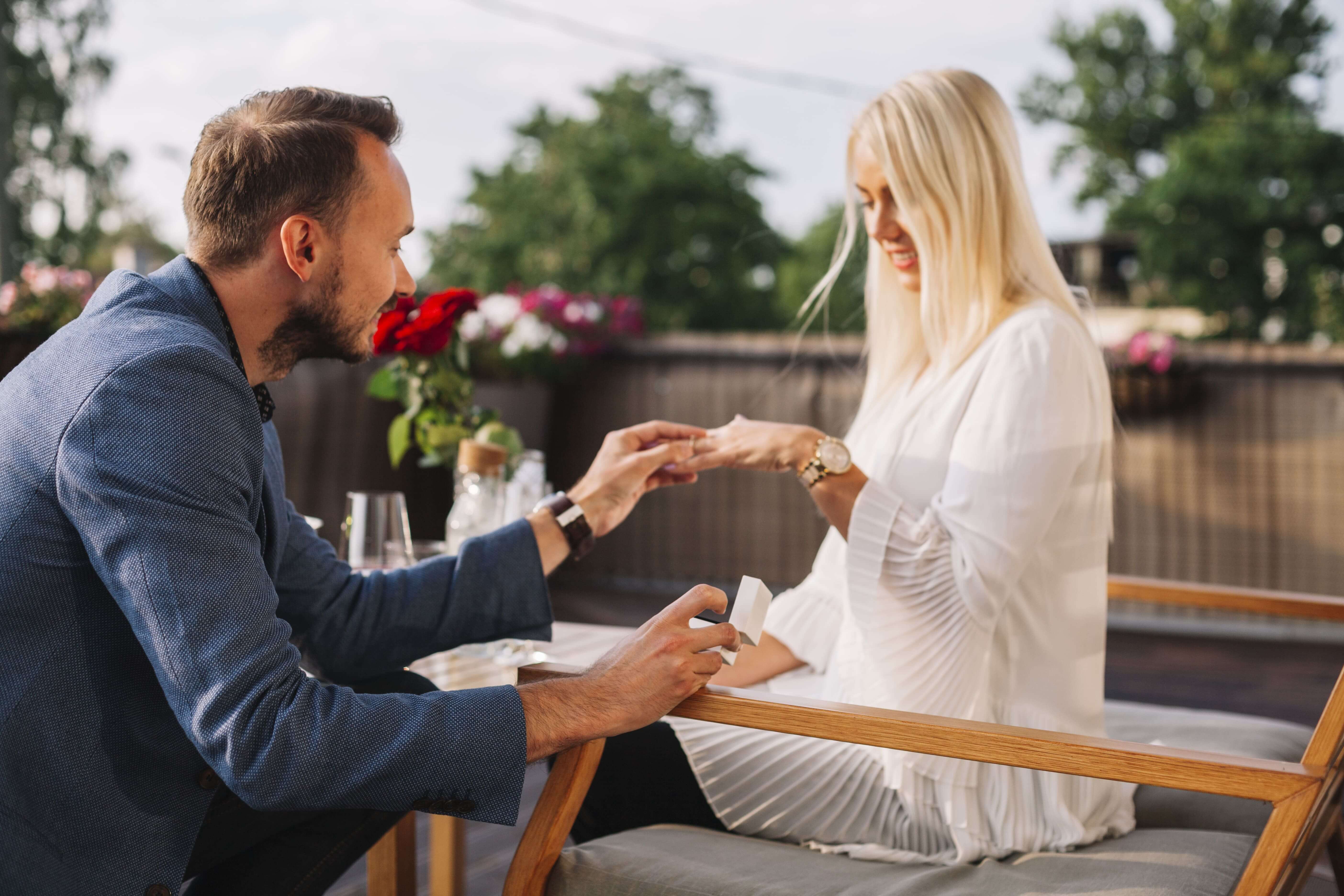 Creative couple dating